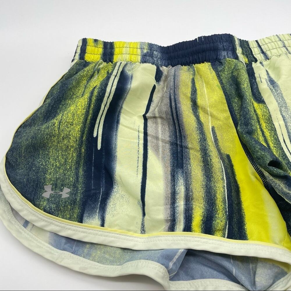 Under Armour Patterned Athletic Shorts - image 2